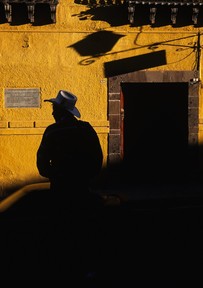 Cowboy_yellow_wall__09