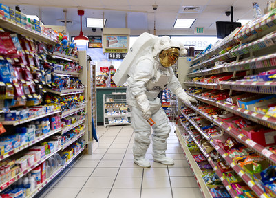 Astronaut_store_w2_lores