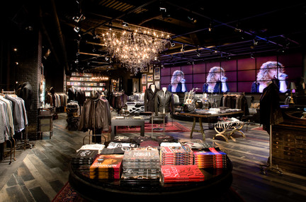 20120416_20090830_john_varvatos_interior