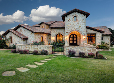 Exterior_luxury_home_real_estate_photographer_austin