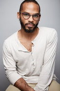 Felix_chicago_headshot_photographer_theater_commercial_tiny_space_studio